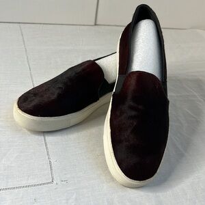 EUC Vince 9.5 calf hair fur Berlin Slip on Burgundy Loafer Sneakers